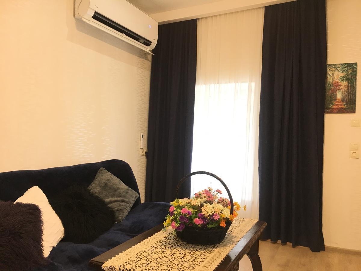 Newly Renovated House Apartamento Tbilisi Exterior foto