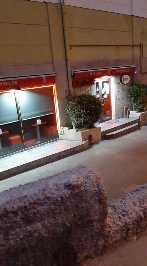 Newly Renovated House Apartamento Tbilisi Exterior foto